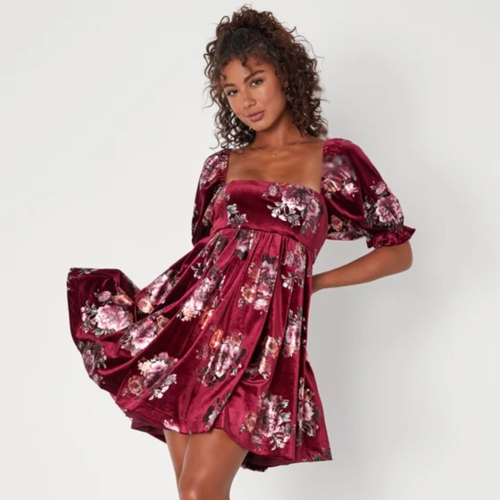 Lulu’s Velvet Floral babydoll dress